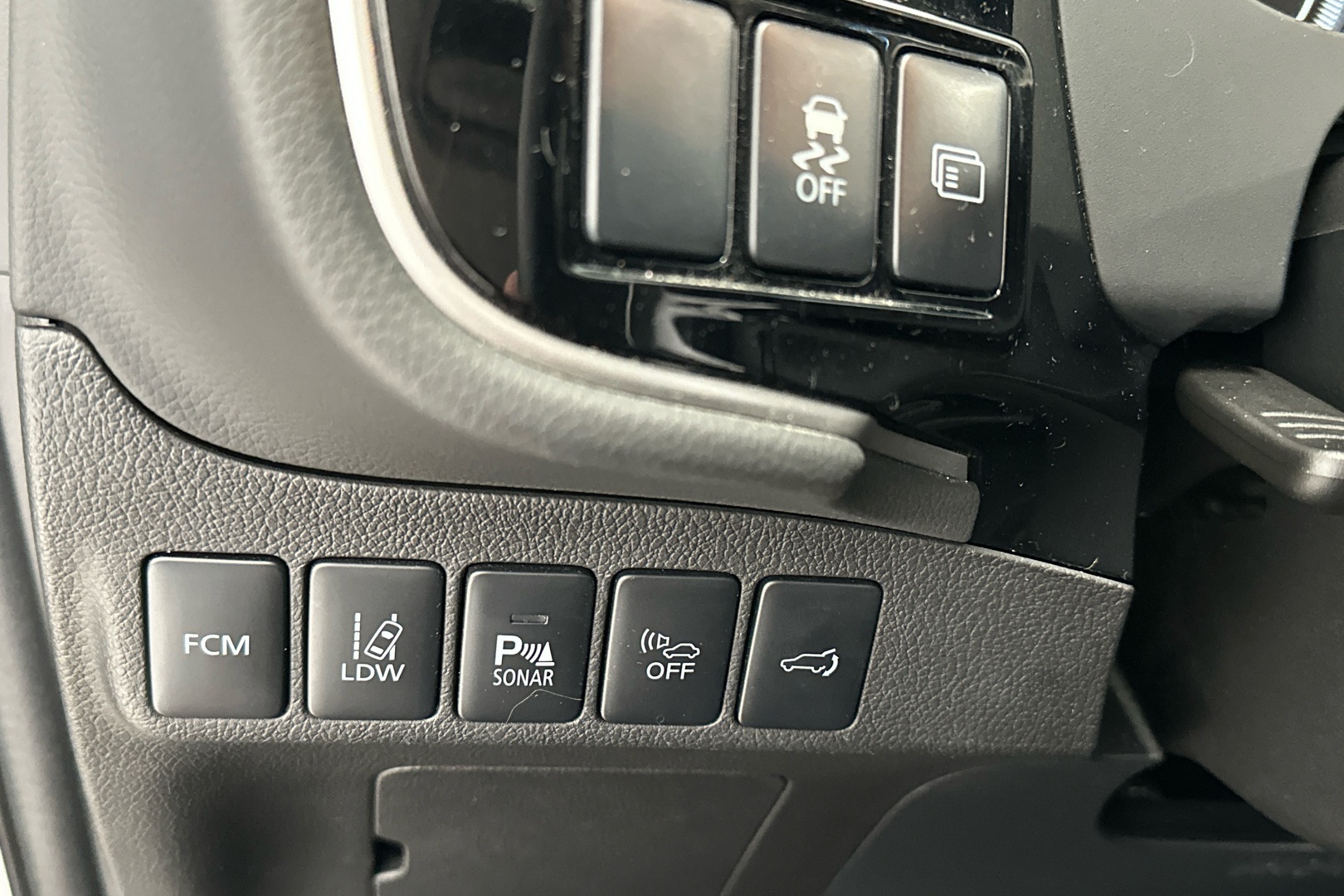 MITSUBISHI Outlander PHEV 2015