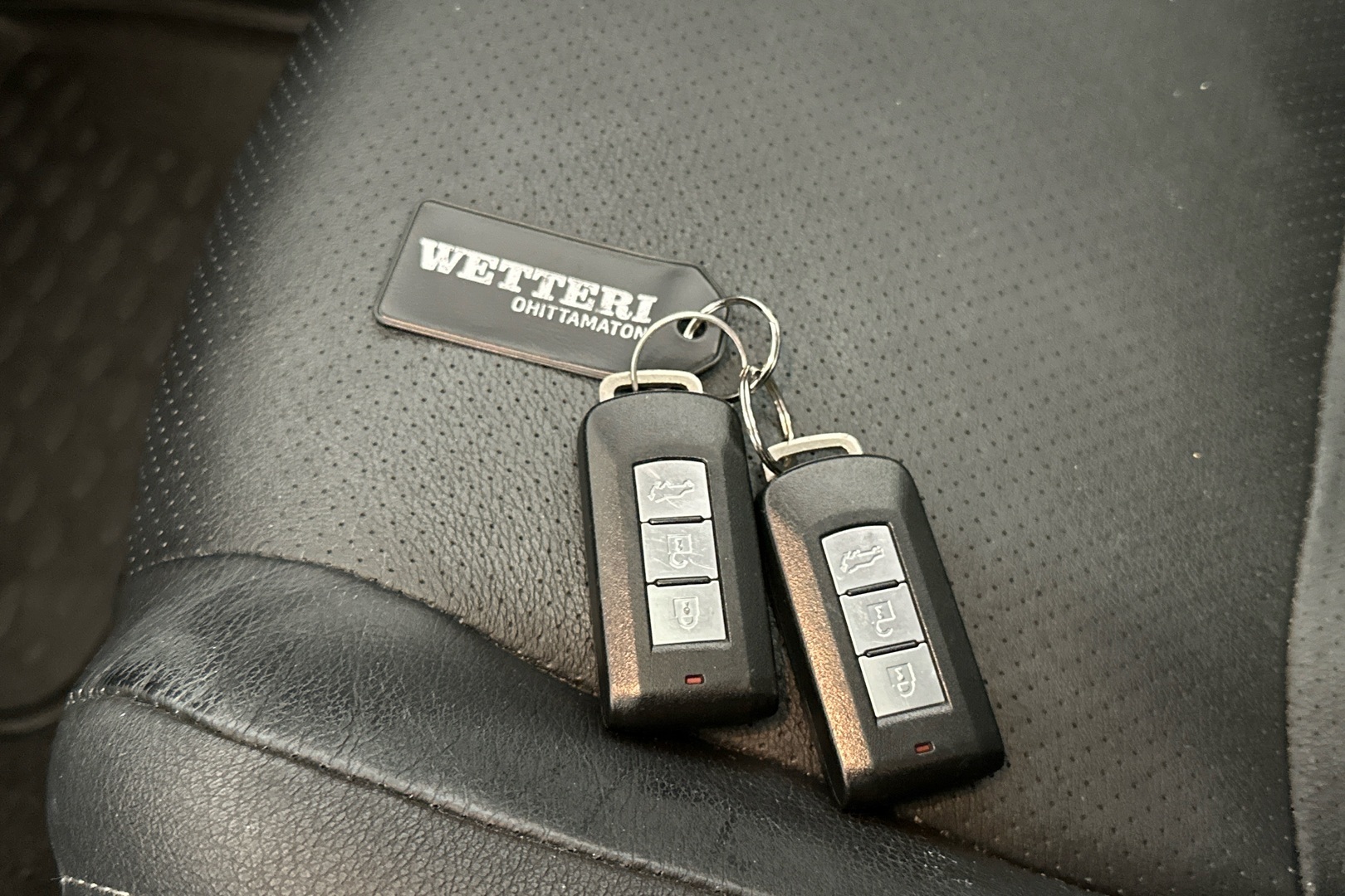 MITSUBISHI Outlander PHEV 2015