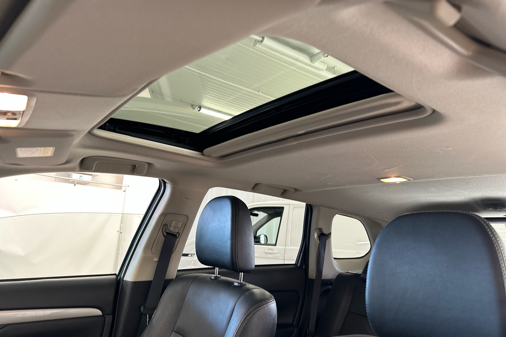 MITSUBISHI Outlander PHEV 2015