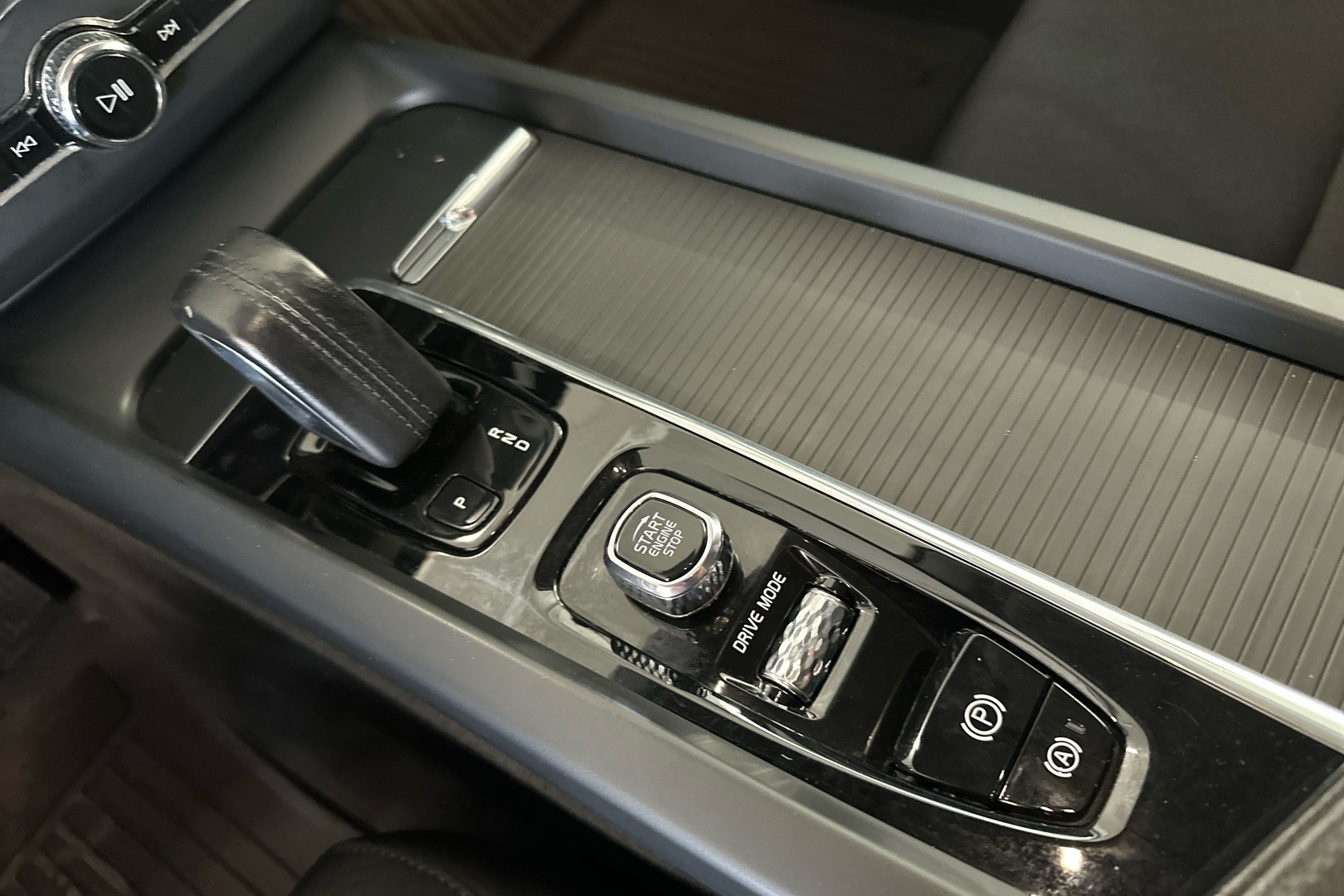 VOLVO XC60 2020