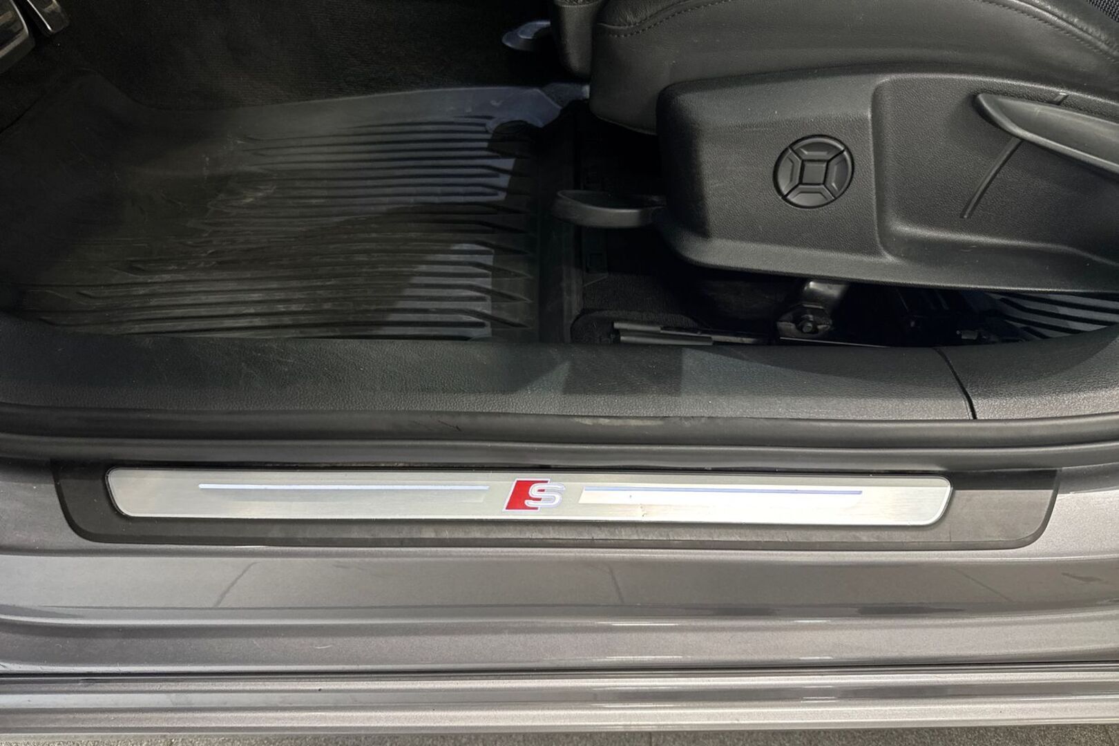 AUDI A6 24