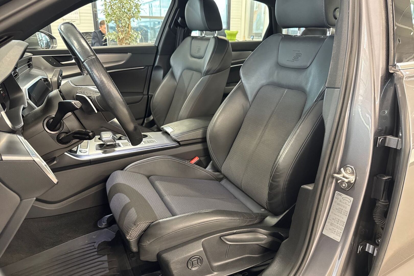 AUDI A6 25