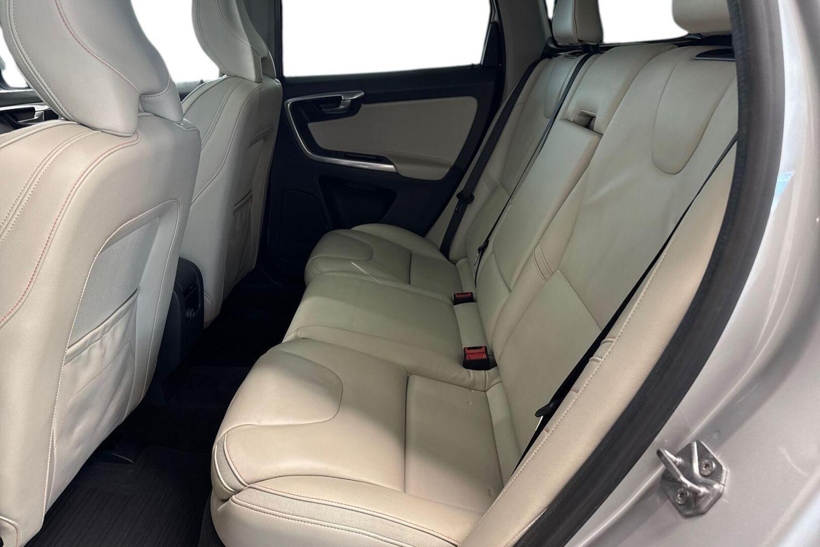 VOLVO XC60 11