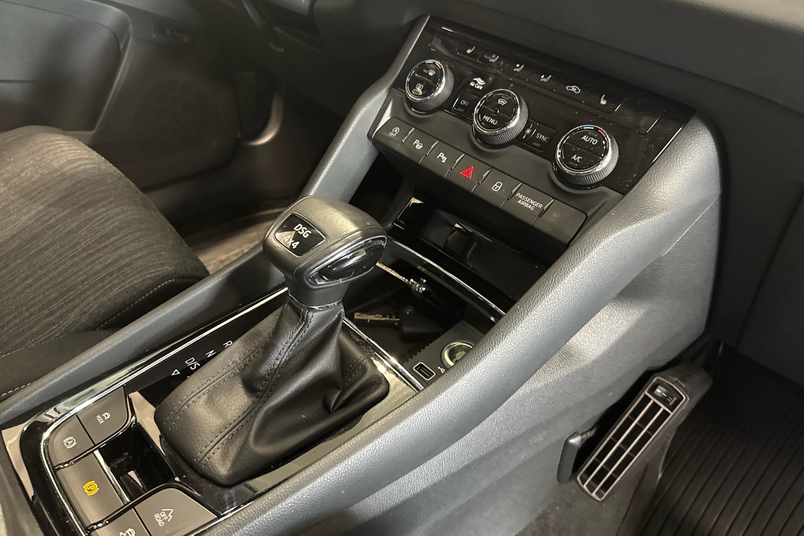 SKODA Karoq 2019