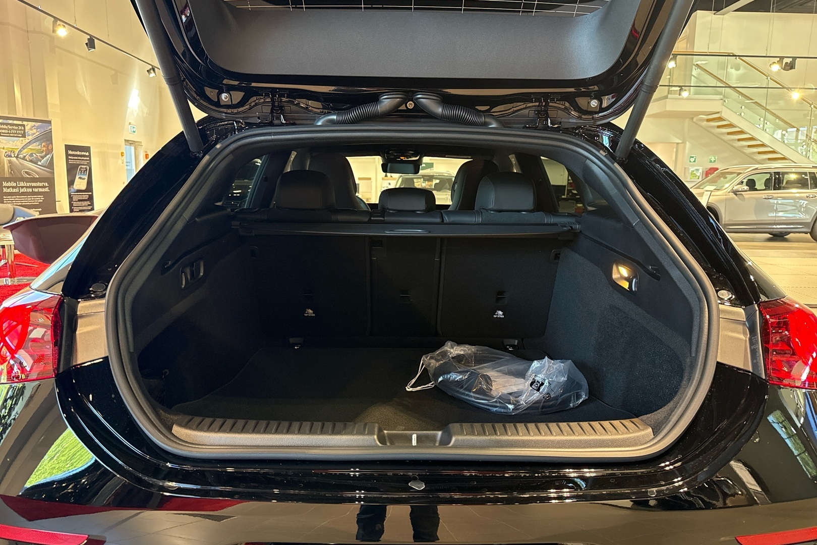 MERCEDES-BENZ CLA 7