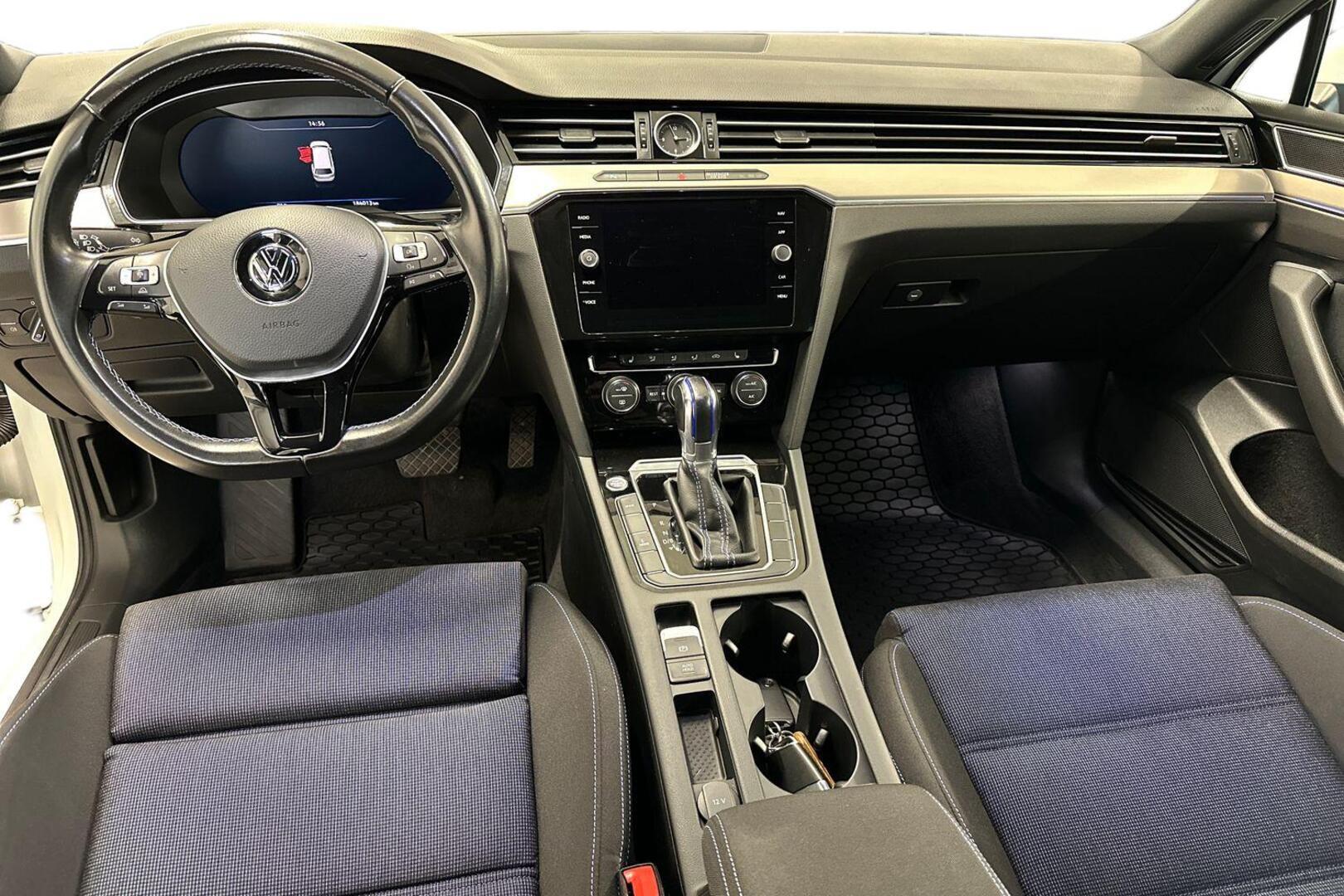 VOLKSWAGEN Passat 2018