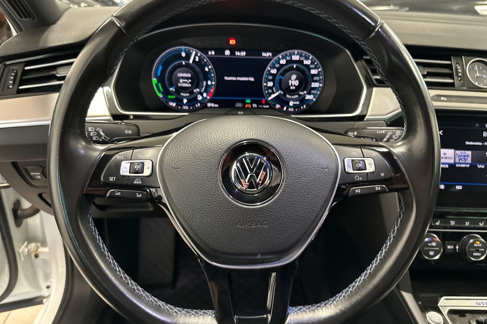 VOLKSWAGEN Passat 2018