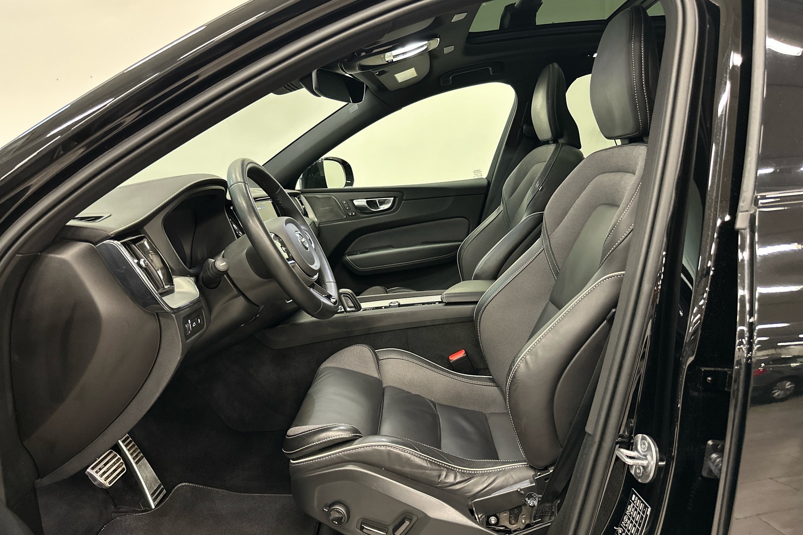 VOLVO XC60 2022
