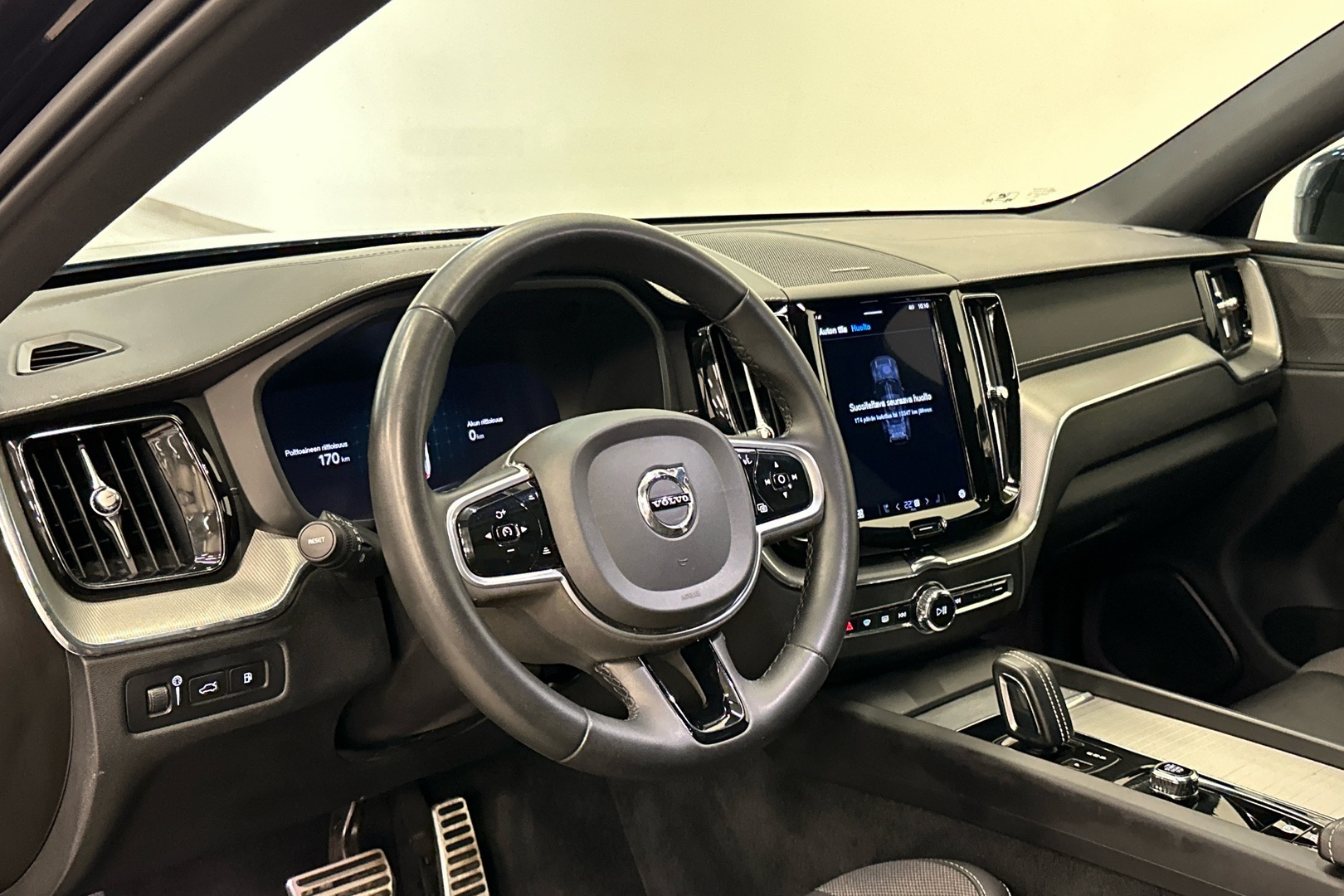 VOLVO XC60 2022