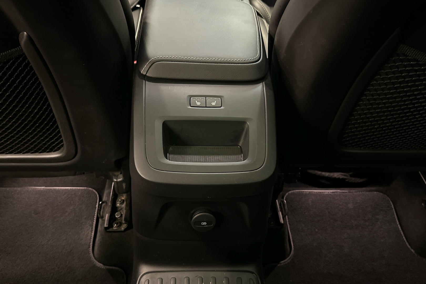 VOLVO XC60 2022