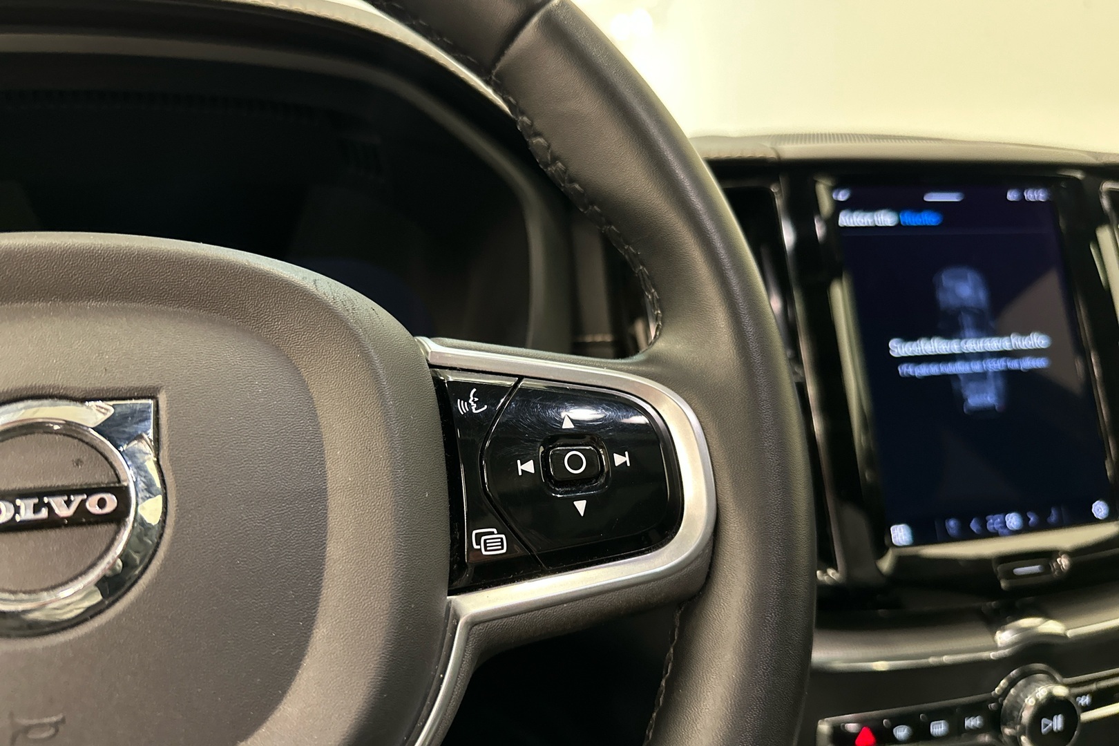 VOLVO XC60 2022
