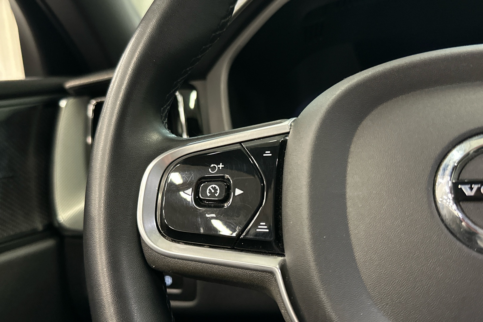 VOLVO XC60 2022