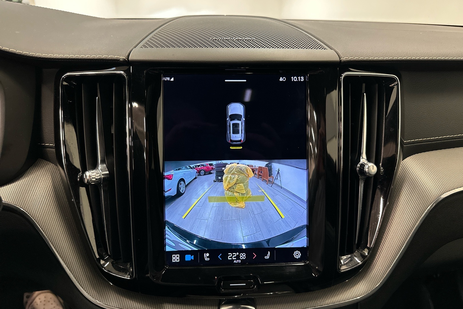 VOLVO XC60 2022