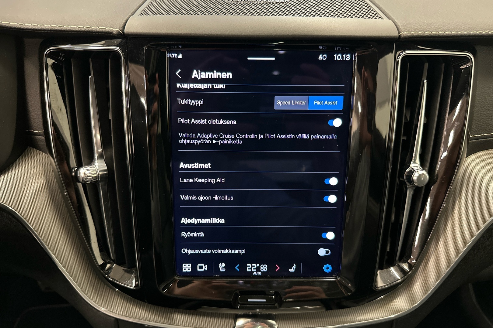 VOLVO XC60 2022