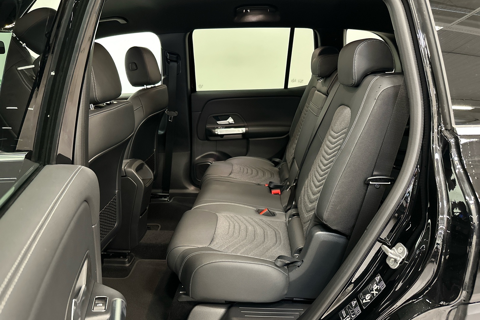 MERCEDES-BENZ EQB 2025