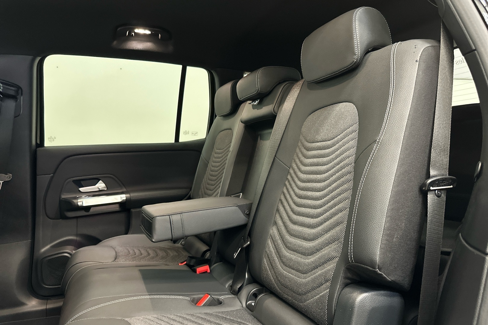 MERCEDES-BENZ EQB 2025