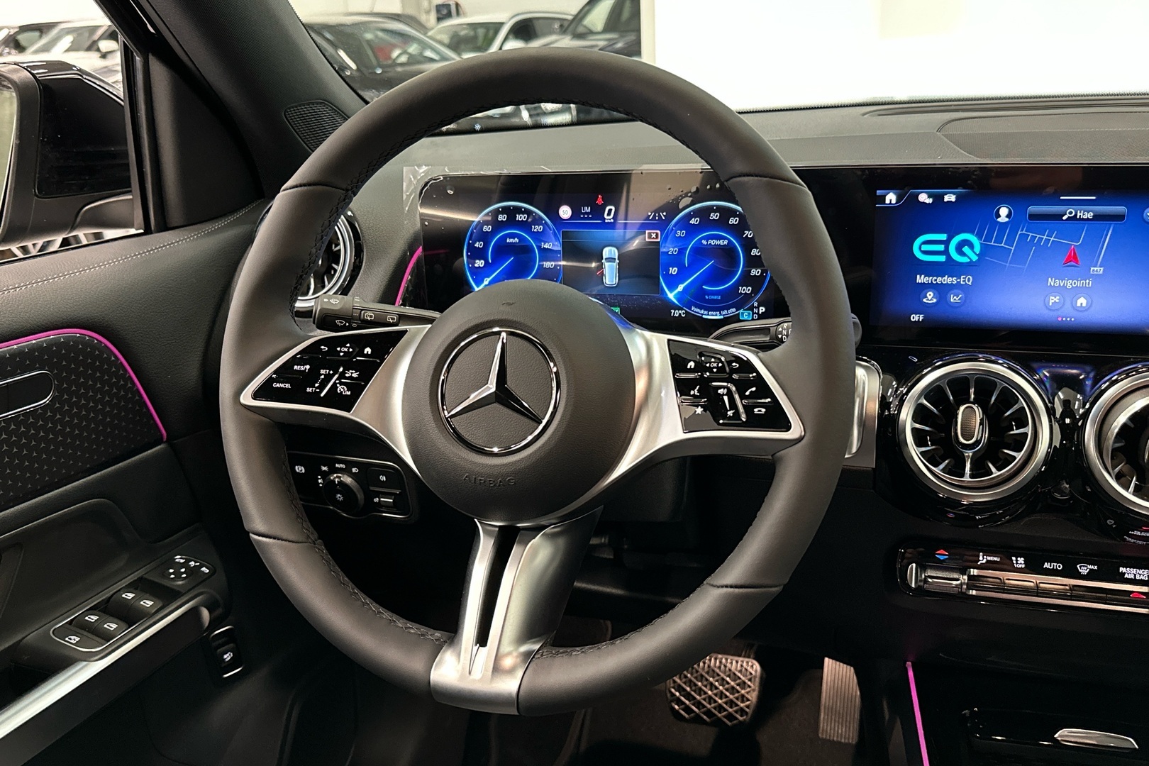 MERCEDES-BENZ EQB 2025