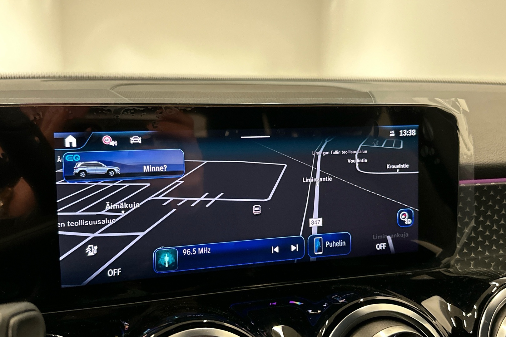 MERCEDES-BENZ EQB 2025