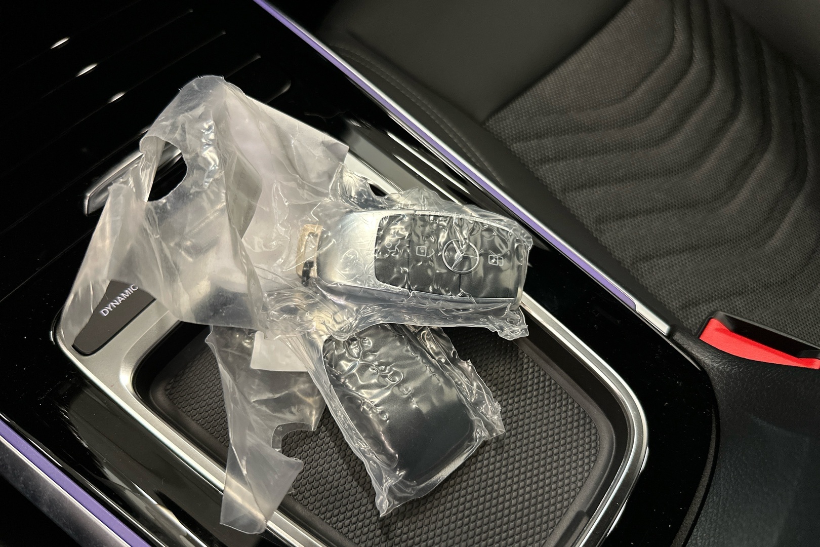 MERCEDES-BENZ EQB 2025