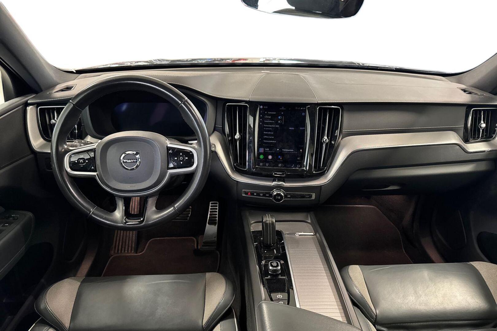 VOLVO XC60 2022
