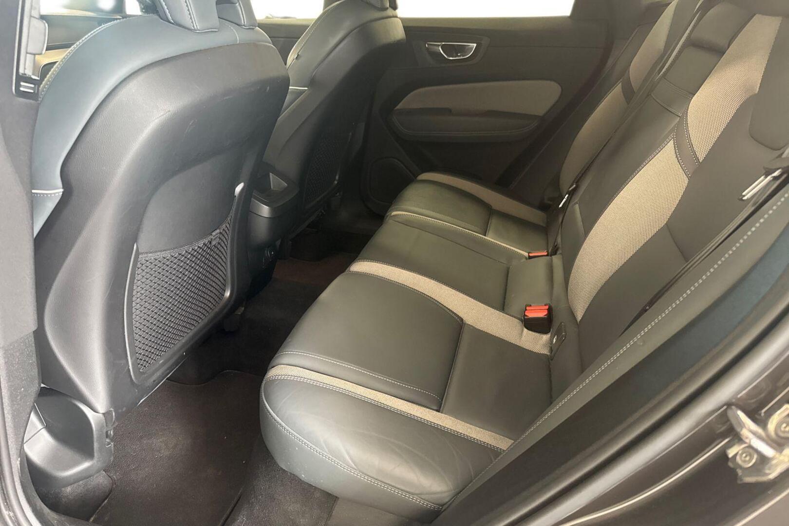 VOLVO XC60 2022