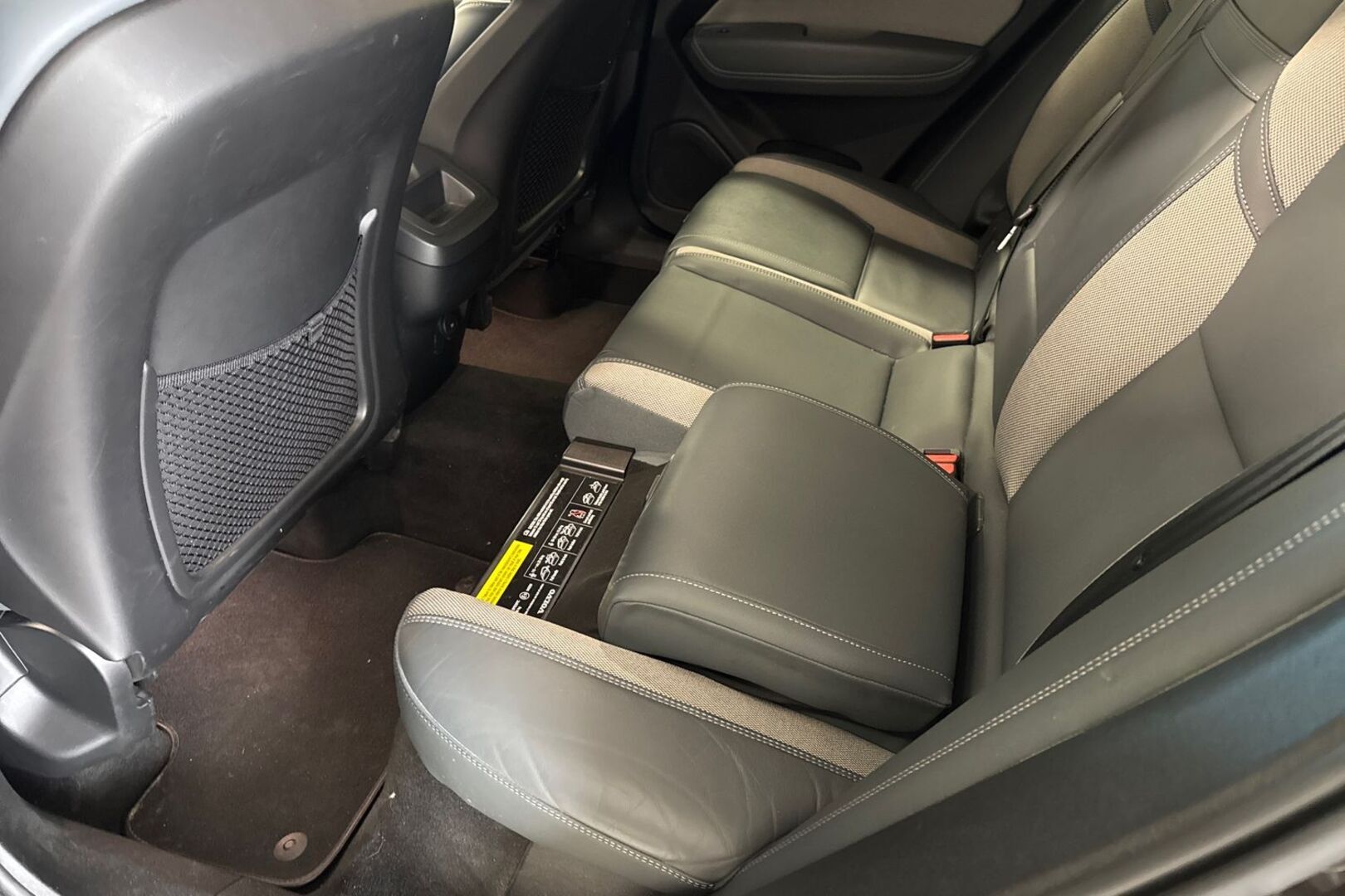 VOLVO XC60 2022