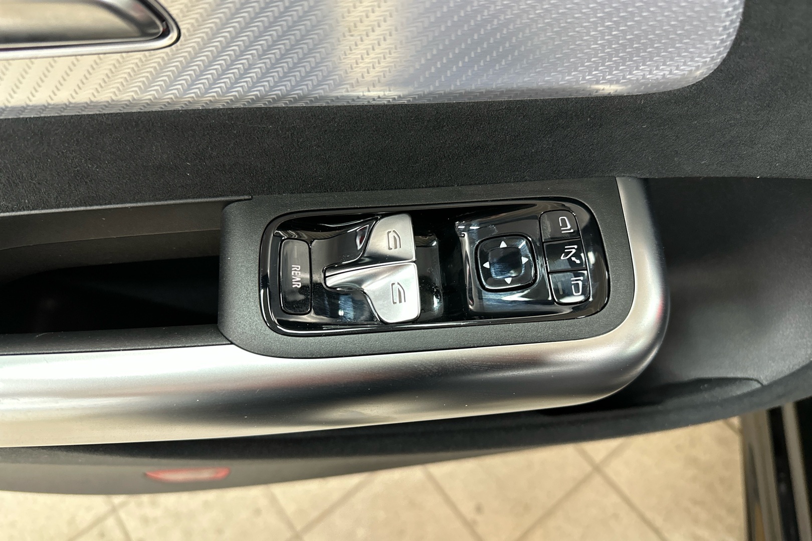 MERCEDES-BENZ CLA 2025