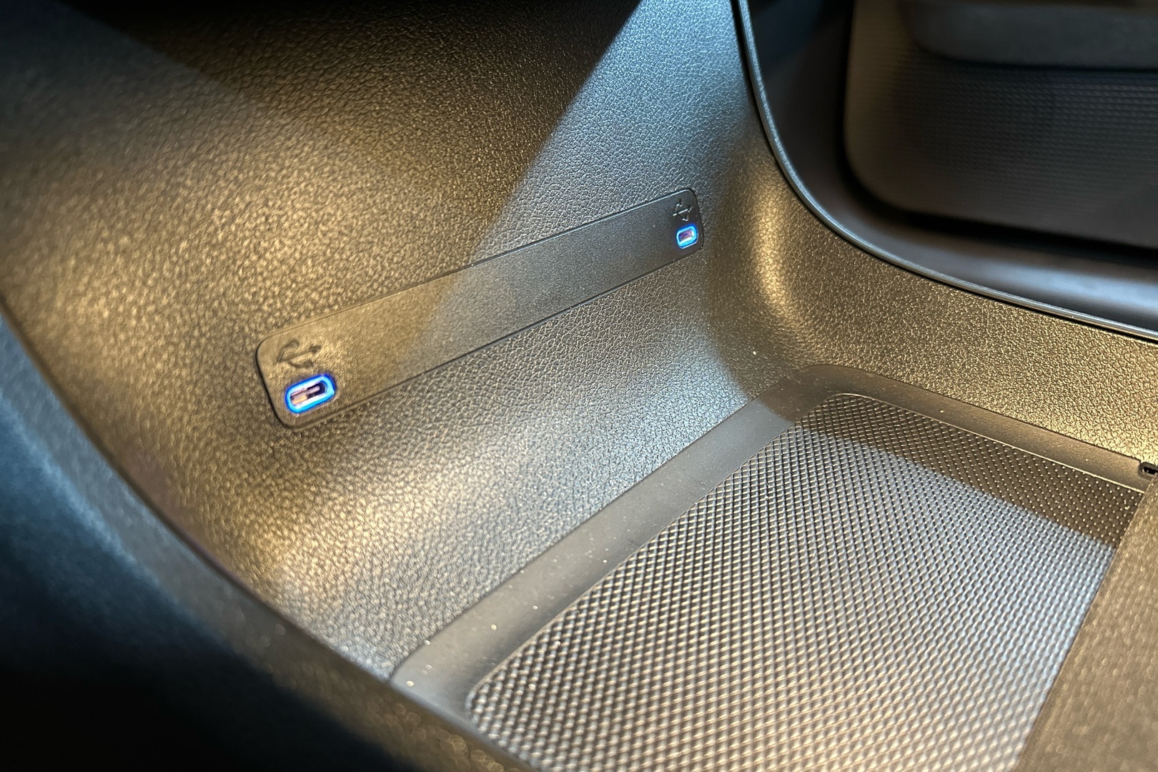 MERCEDES-BENZ CLA 2025