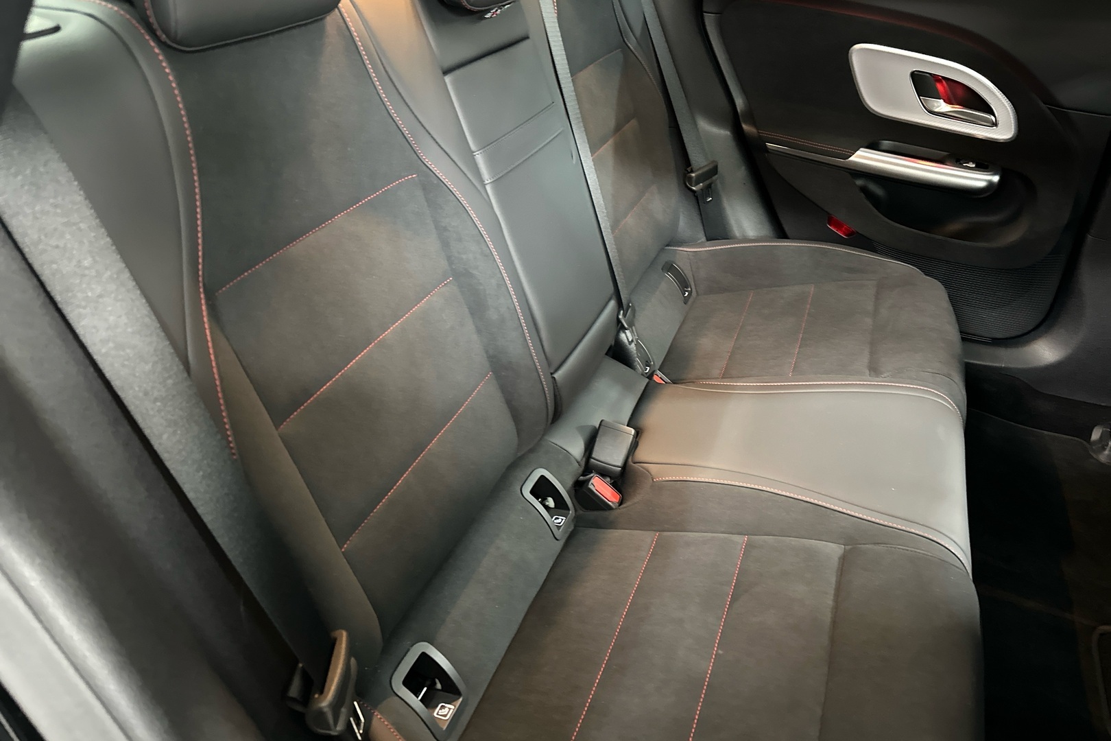 MERCEDES-BENZ CLA 2025