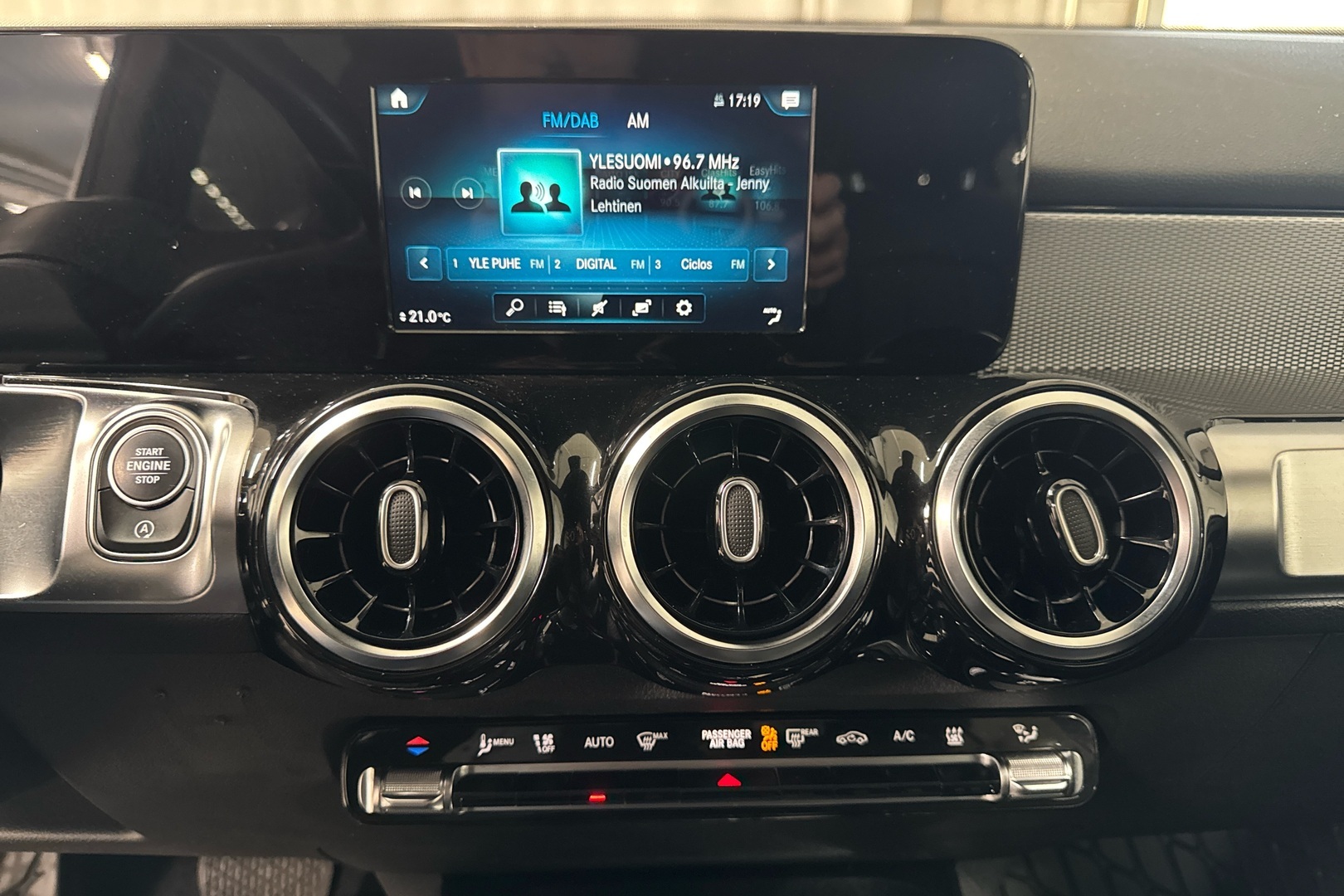 MERCEDES-BENZ GLB 2021