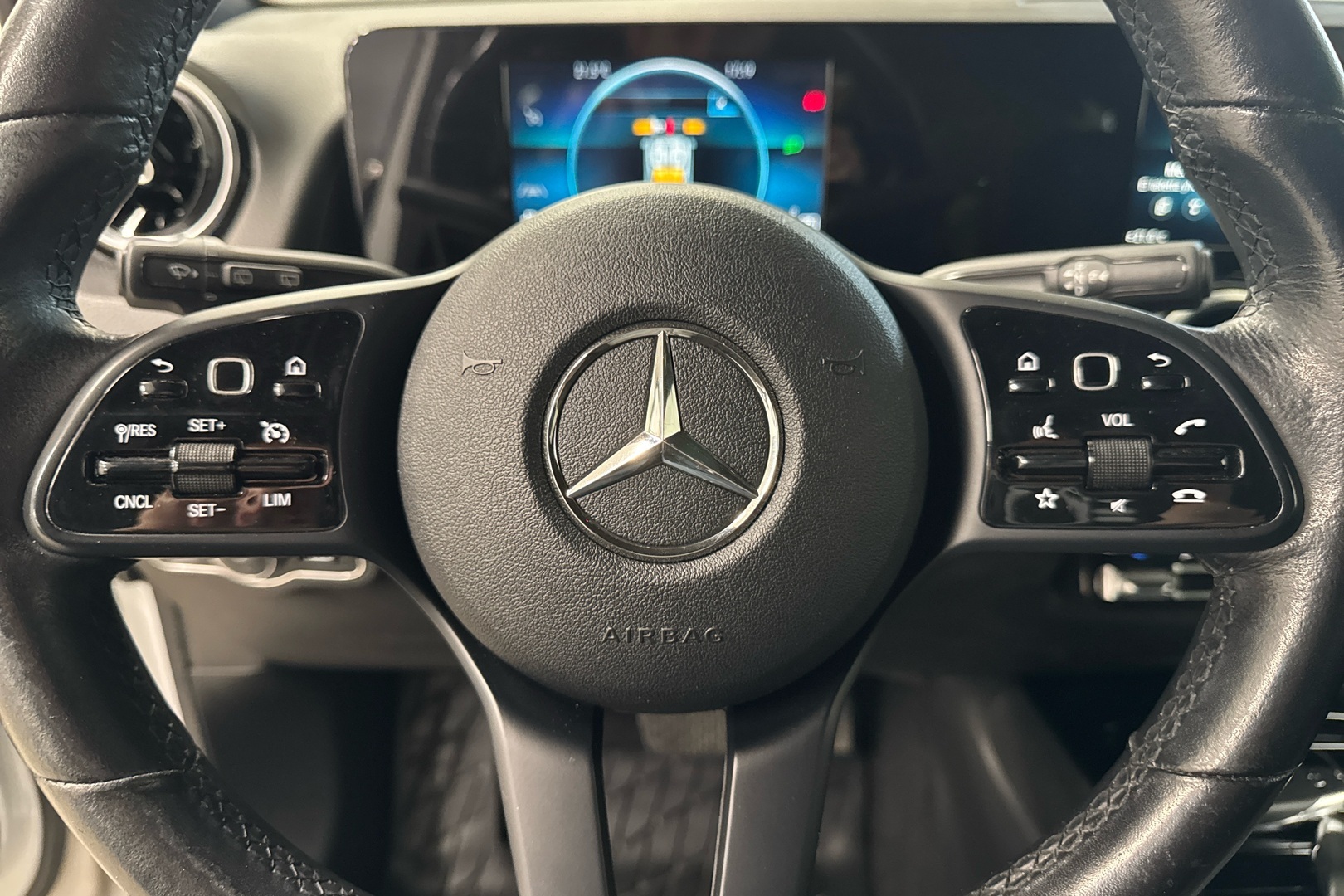 MERCEDES-BENZ GLB 2021