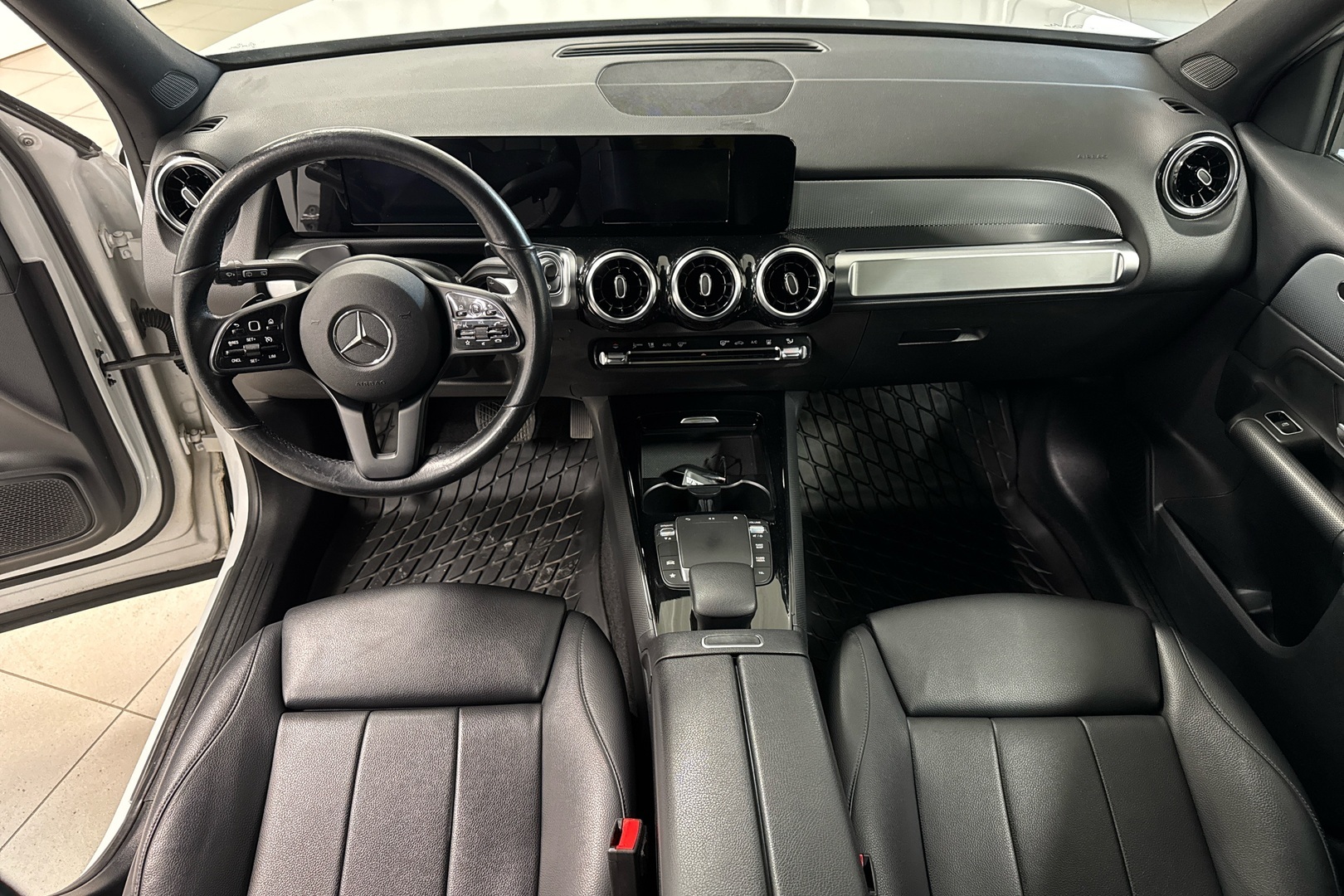 MERCEDES-BENZ GLB 2021