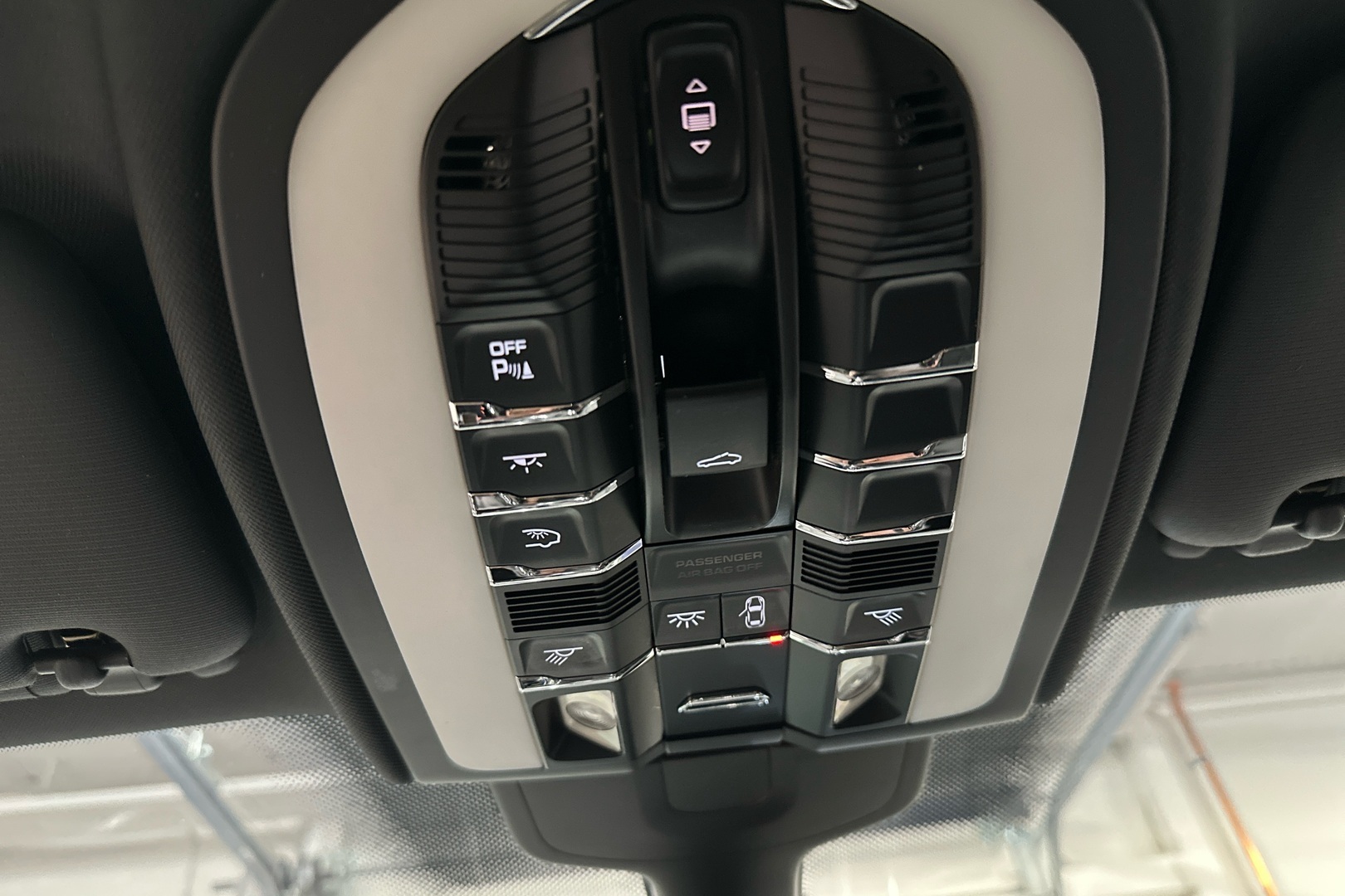 PORSCHE Cayenne 2011