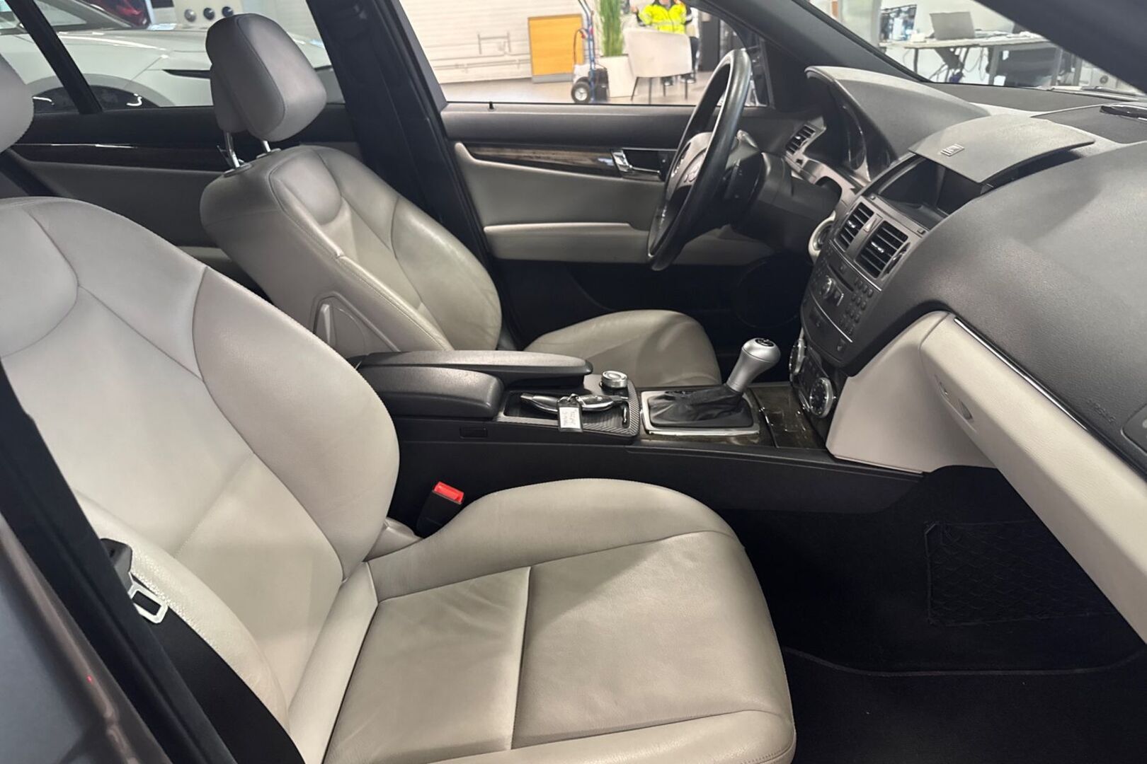 MERCEDES-BENZ C 25