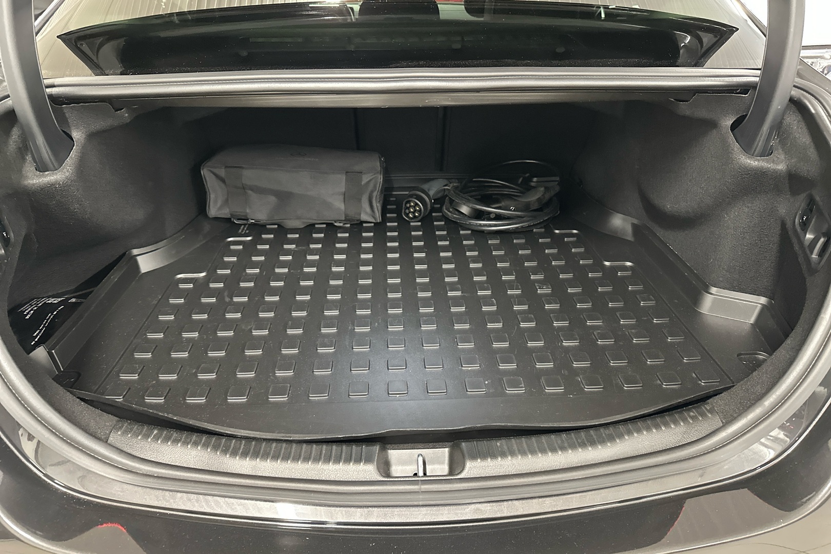 MERCEDES-BENZ C 2023