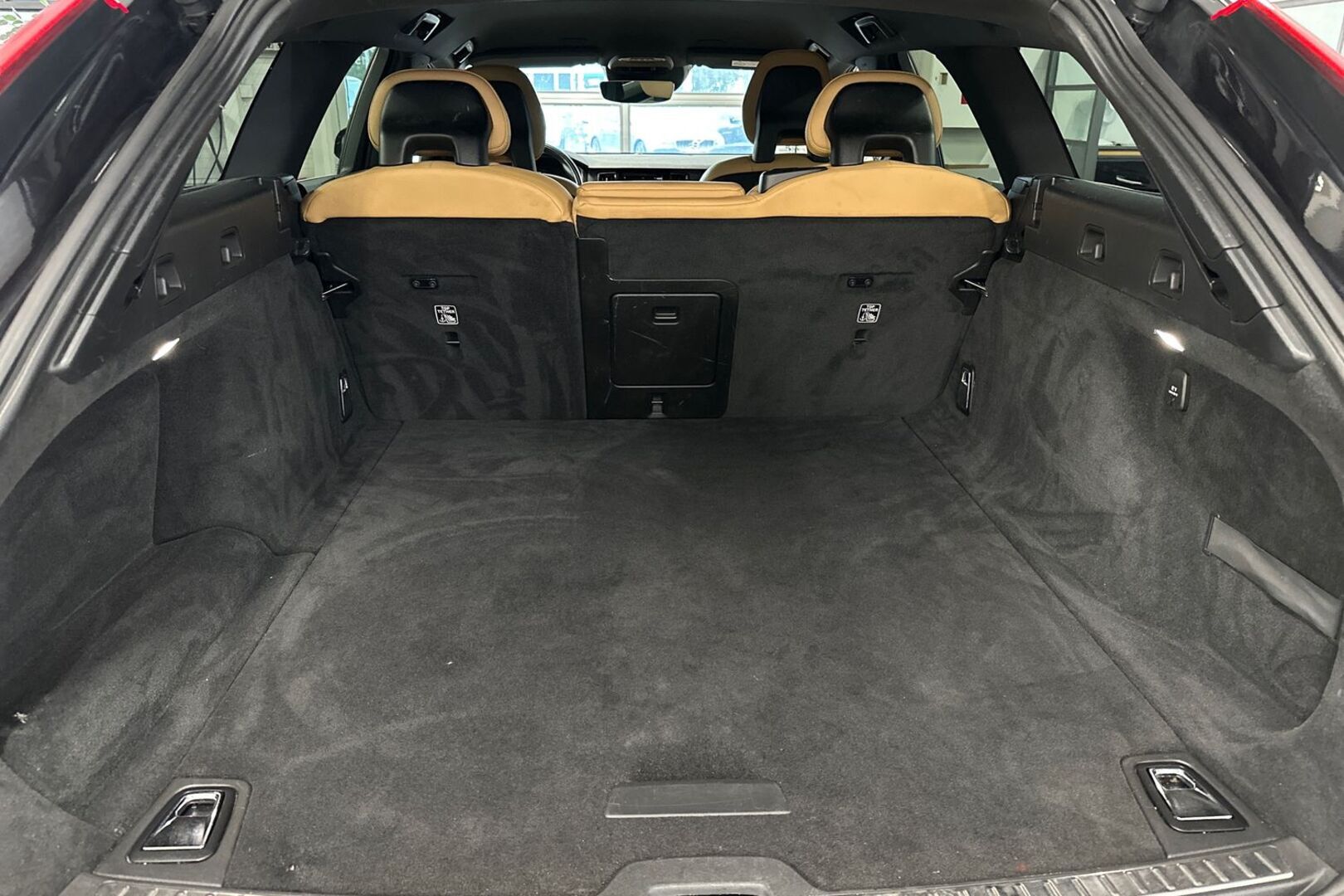 VOLVO V90 12