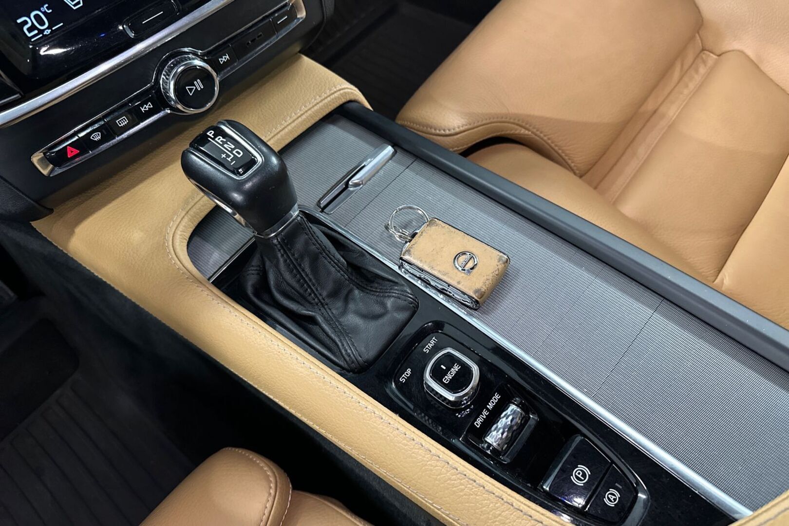 VOLVO V90 17
