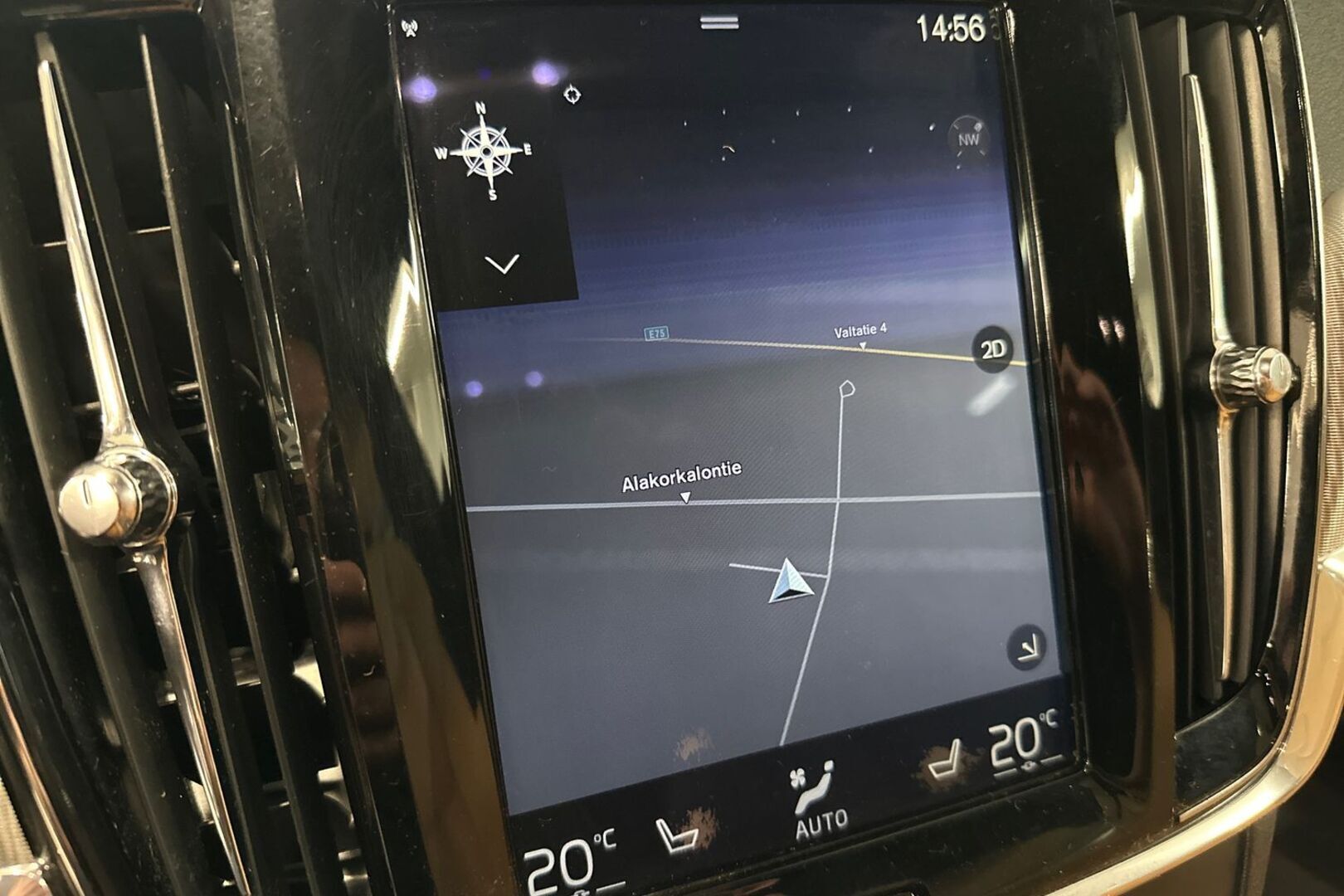 VOLVO V90 19