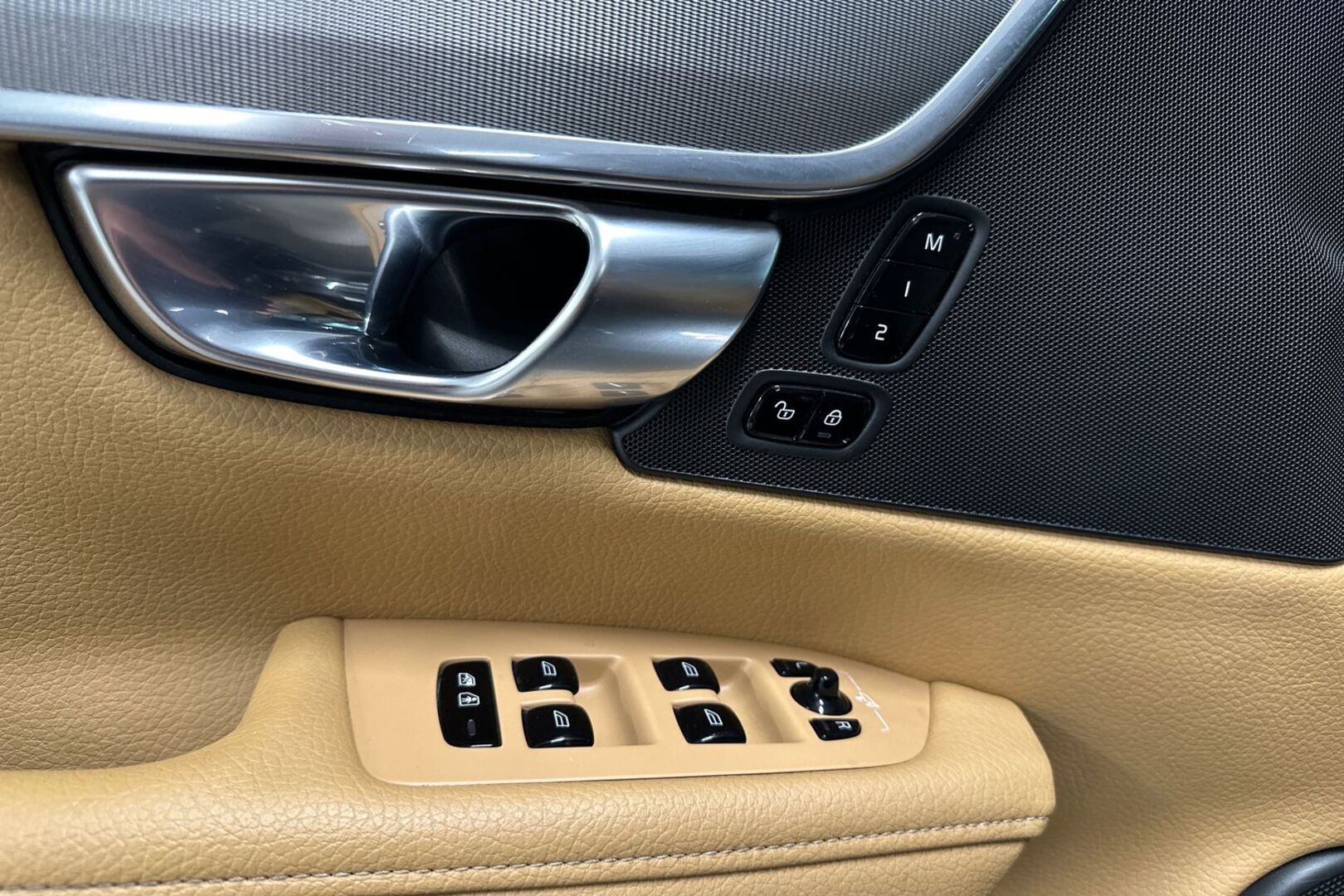 VOLVO V90 22