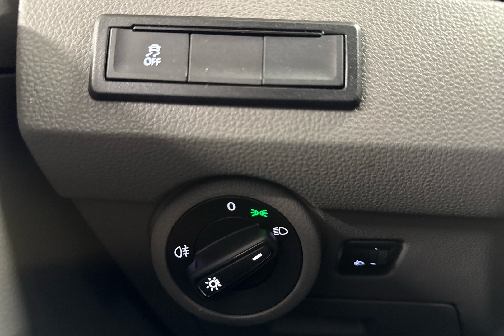 VOLKSWAGEN Transporter 2024