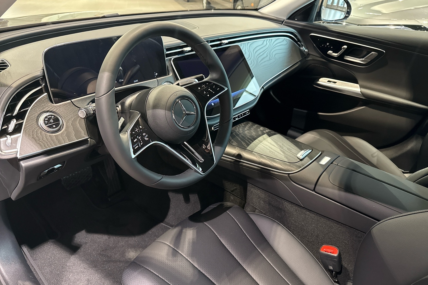 MERCEDES-BENZ E 2026