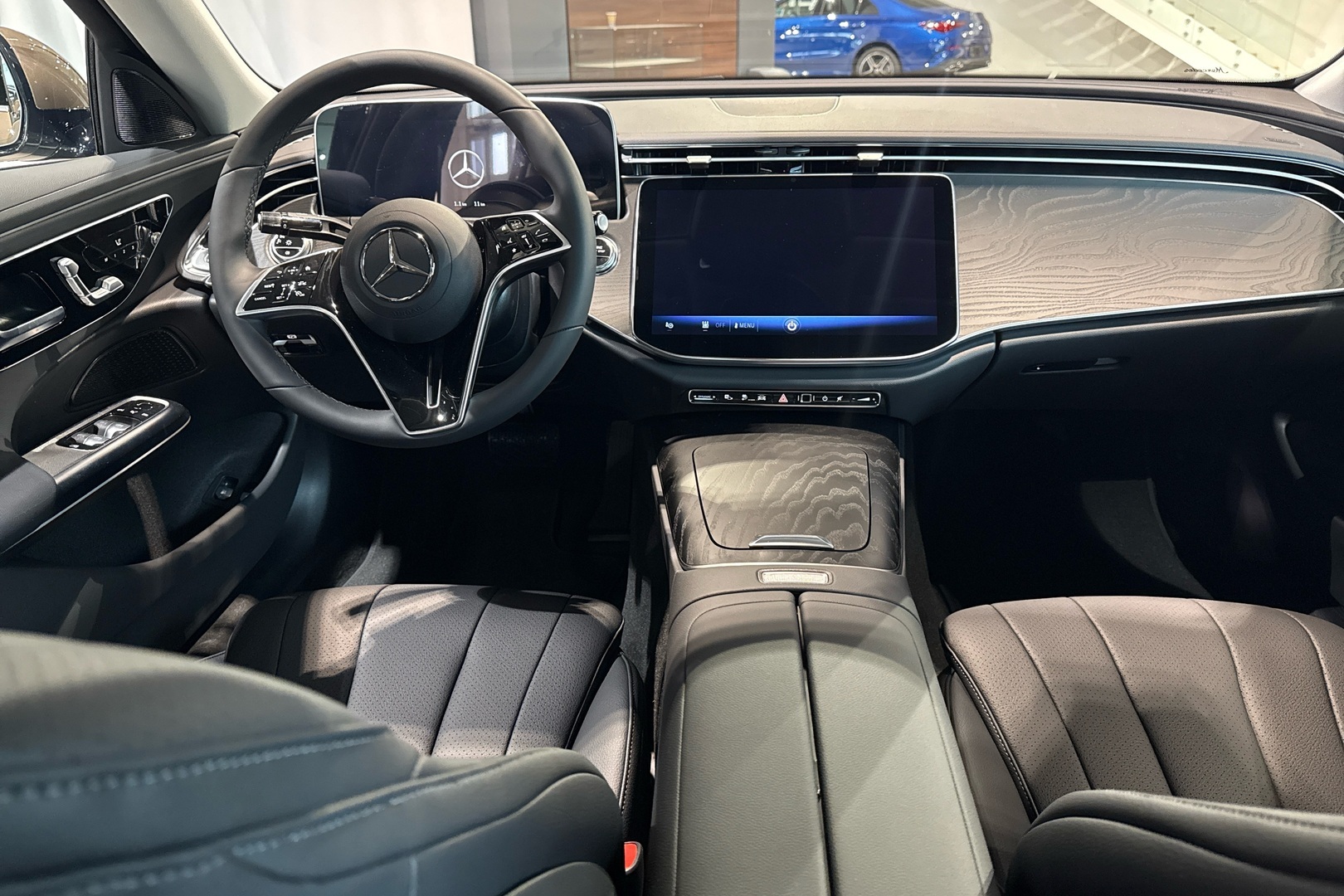 MERCEDES-BENZ E 2026