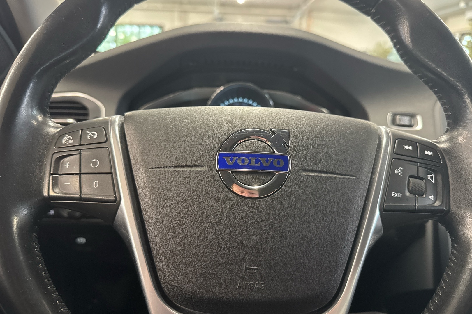 VOLVO V60 2014