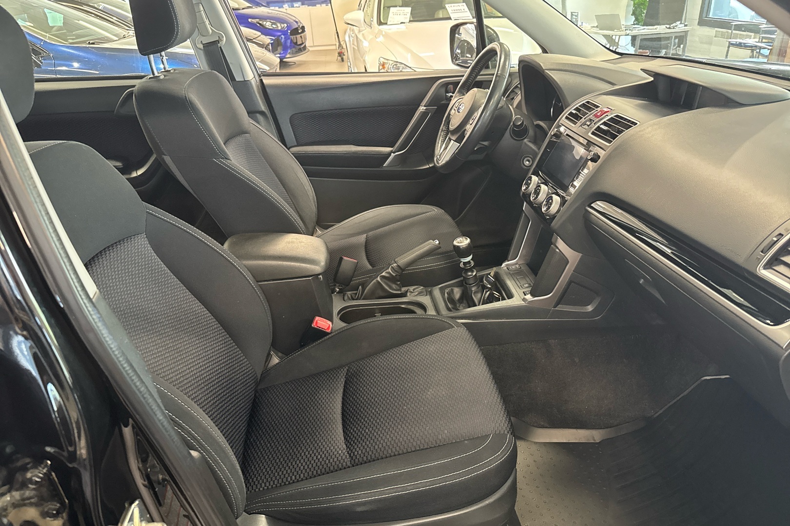 SUBARU Forester 2017