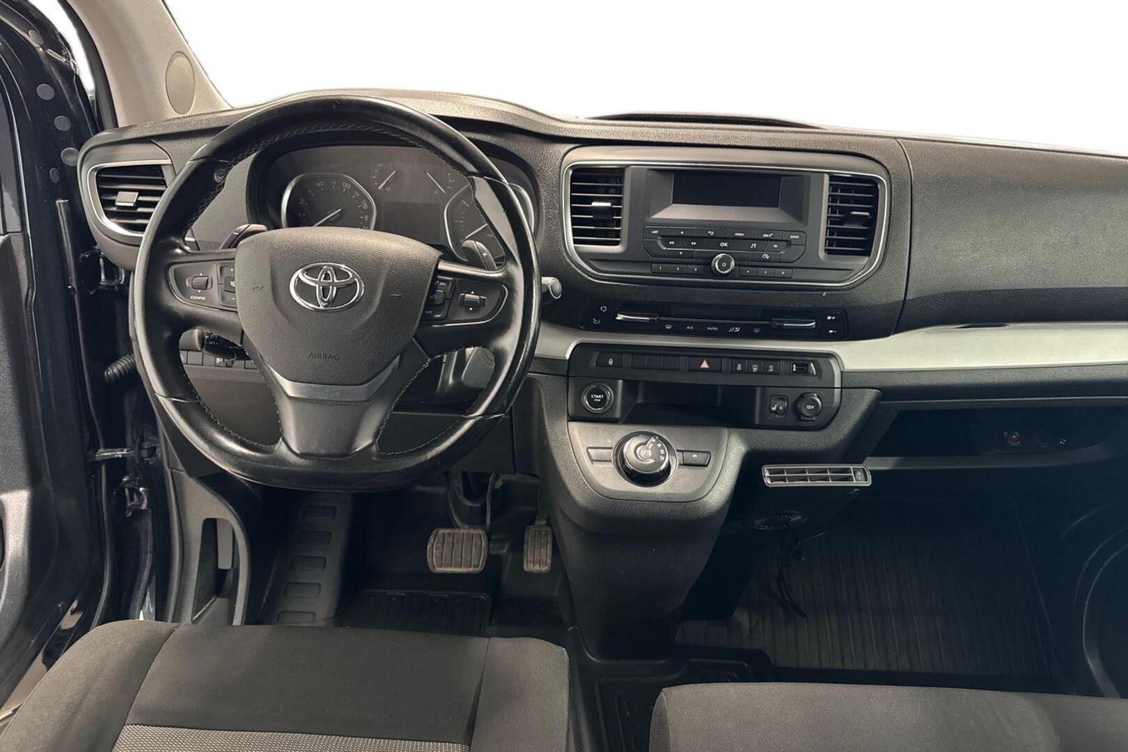 TOYOTA Proace Verso 10