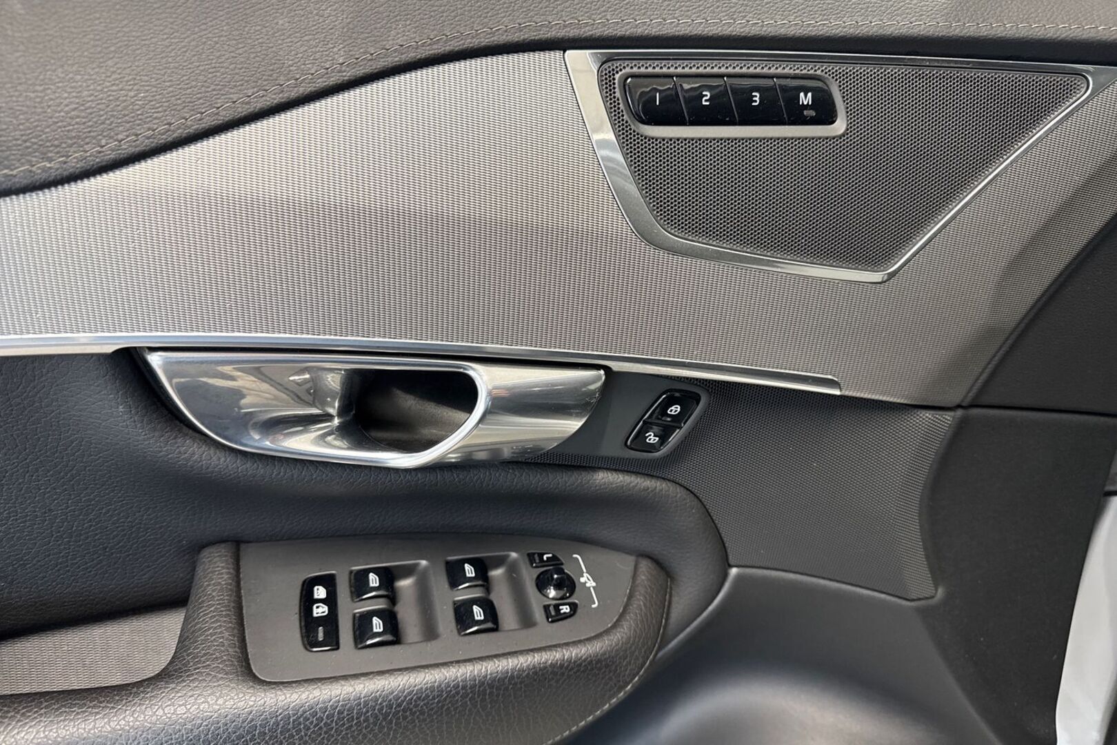 VOLVO XC90 2019