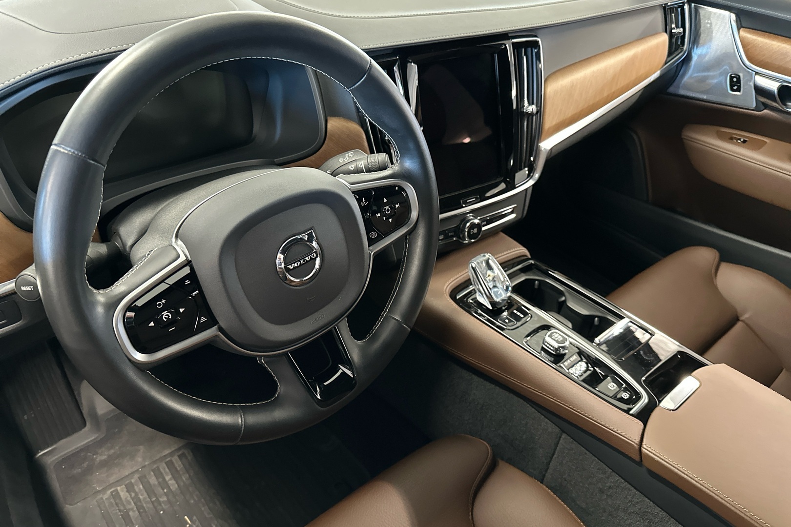 VOLVO V90 2019