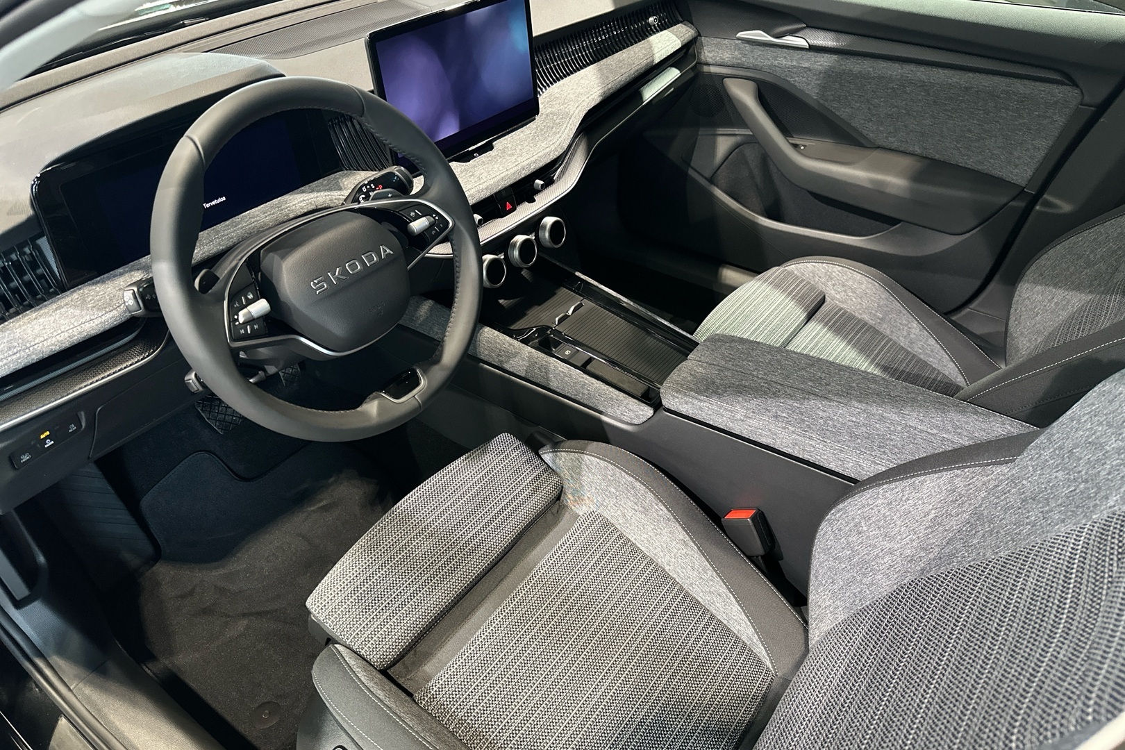 SKODA Superb 2026