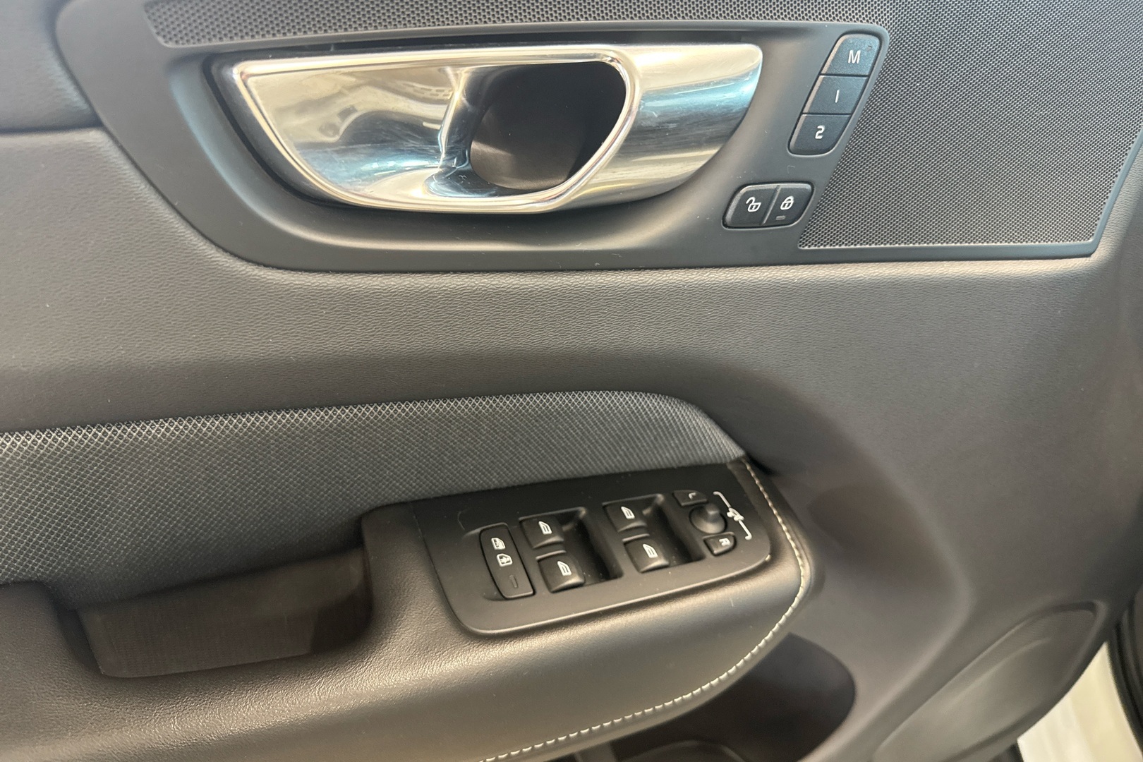 VOLVO XC60 2022
