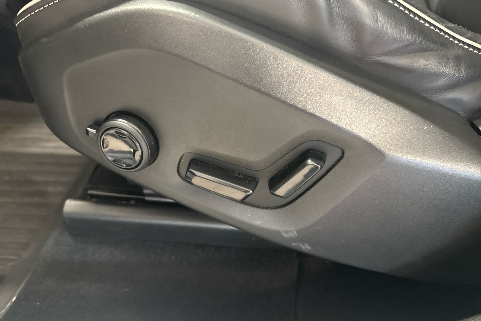 VOLVO XC60 2022